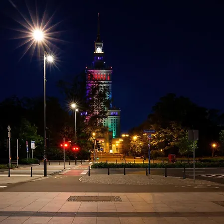 Spacious And Bright With Parking In The Center By Renters Апартаменты *